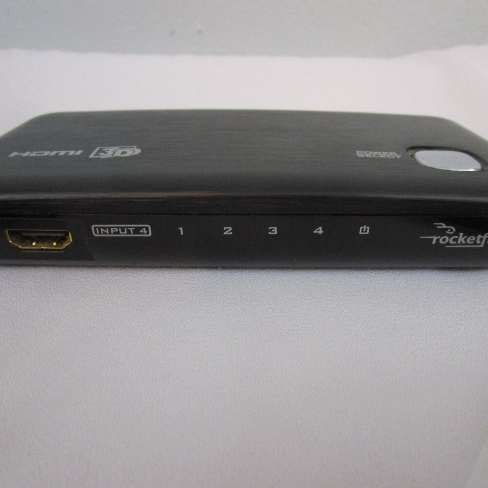 Rocketfish RF-G1185 4-Port HDMI Selector - Picture 8 of 14
